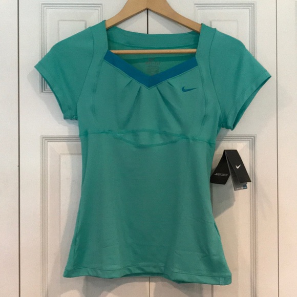 Nike Tops - Nike Dri-Fit Tennis Fitted Tee